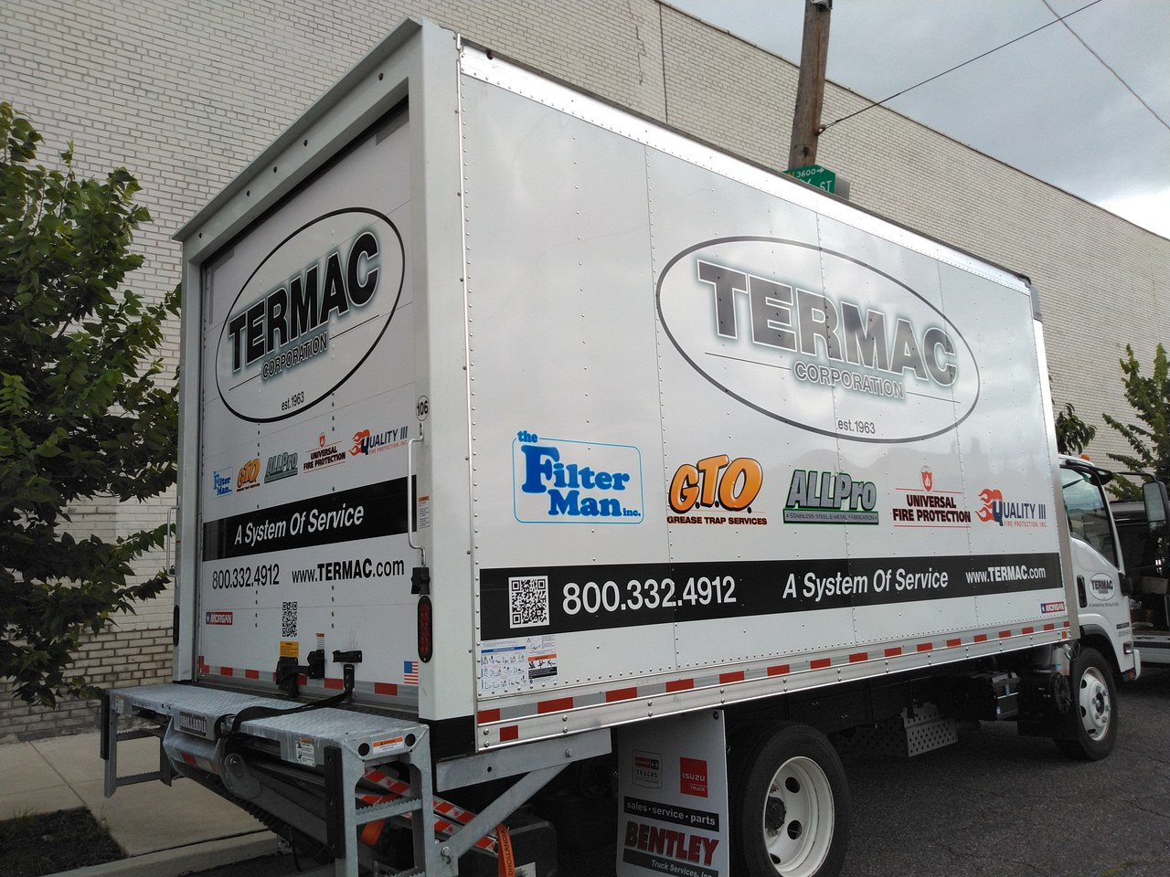 Termac Corporation Isuzu Box Truck Rear Exterior