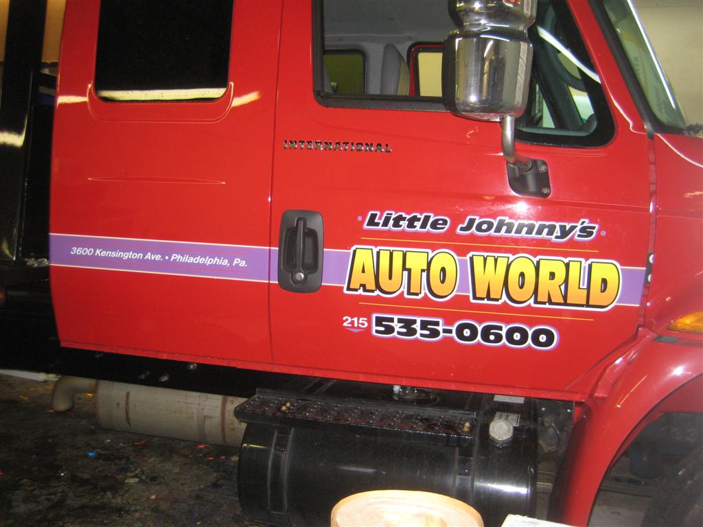 Little Johnnys Auto World Tow Truck